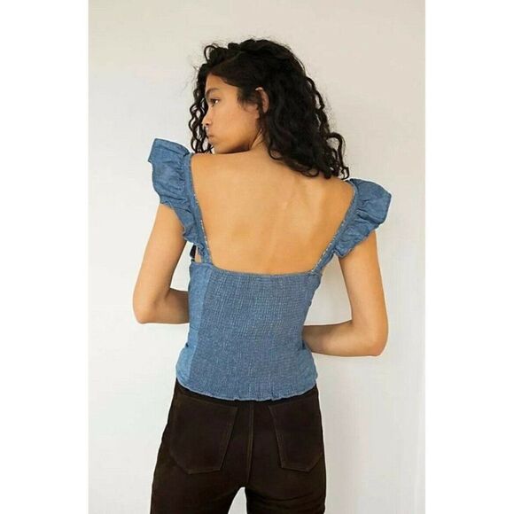 NEW FREE PEOPLE Sz S WINONA DENIM TOP SMOCKED FLUTTER CAP SLEEVE IN BLUE - Picture 3 of 4